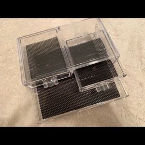 Makeup organizer